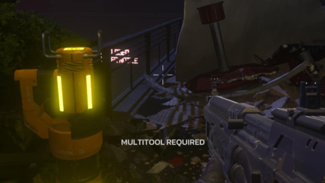 Multifunktionswerkzeug mit leuchtend gelben Lichtern, das man braucht, um weiterzukommen, aus der Perspektive der ersten Person mit einer futuristischen Waffe in Killing Floor 3.