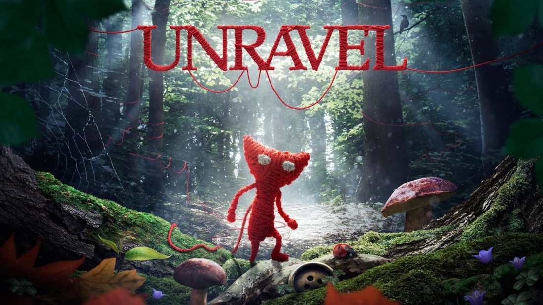 Rote Garnfigur steht auf moosigem Waldboden mit Pilzen, einem Marienkäfer und einem großen Knopf unter dem Wort „UNRAVEL“ aus rotem Garn.